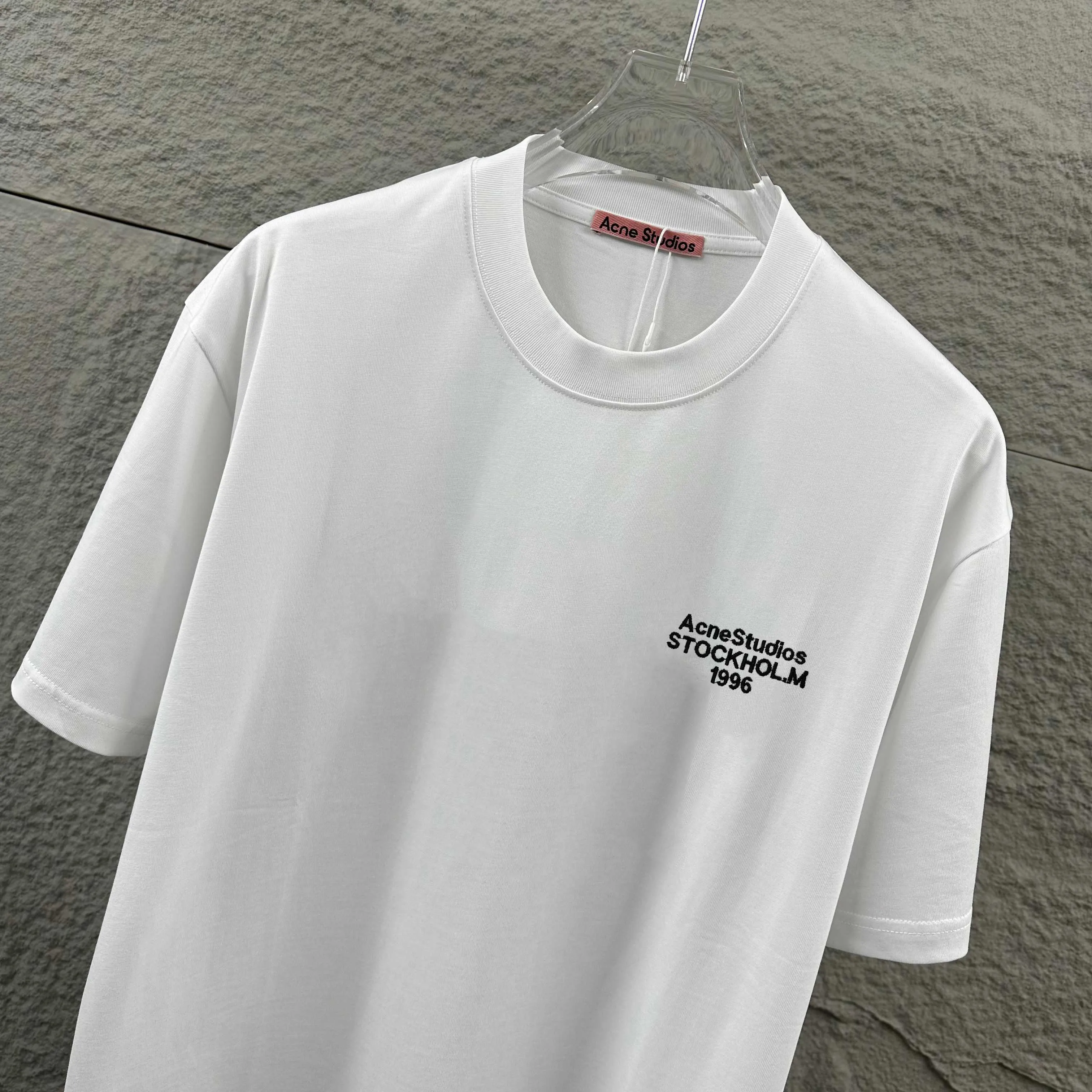 Acne studios Acne studios 2026 Spring and Summer New Arrival Classic letter embroidery technology Customized double yarn plain cotton fabric Short-sleeved T-shirt Men and women Same Style Color: Black White Size: S (90-130 pounds) M (120-150 pounds) L (140-165 pounds) XL (160-180 pounds) XXL (180 pounds)